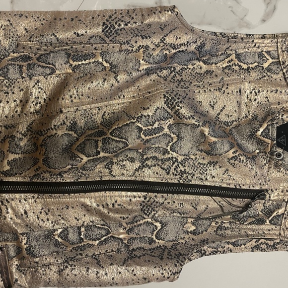 Guess Python Vest - Picture 9 of 9